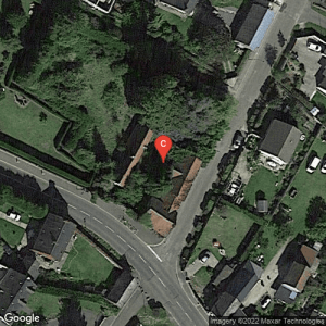 MAISON PERDU DANS LE VILLAGE                                                                                                      (réhabilité)